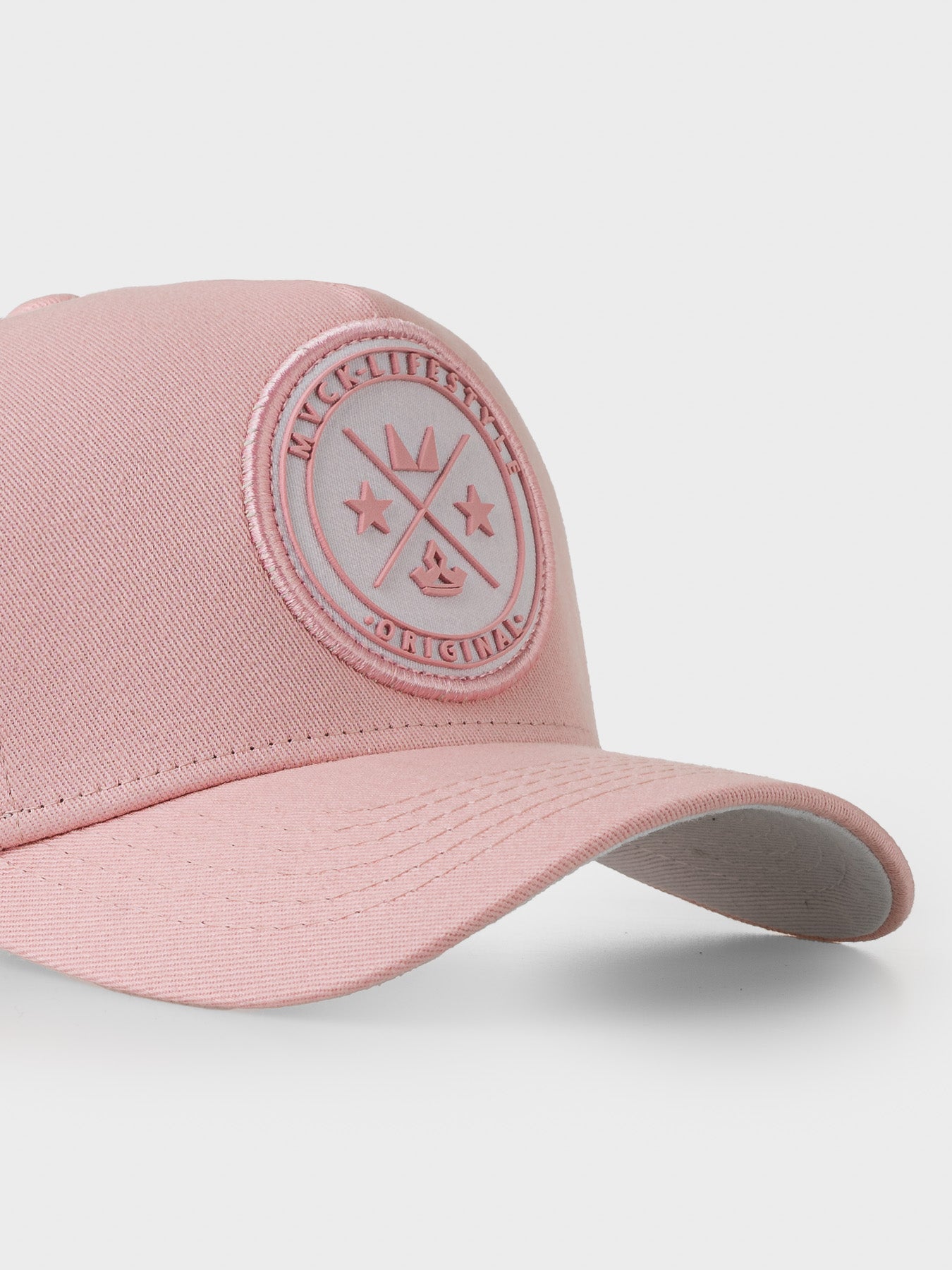Boné Trucker Brasão Rosa e Branco MVCK