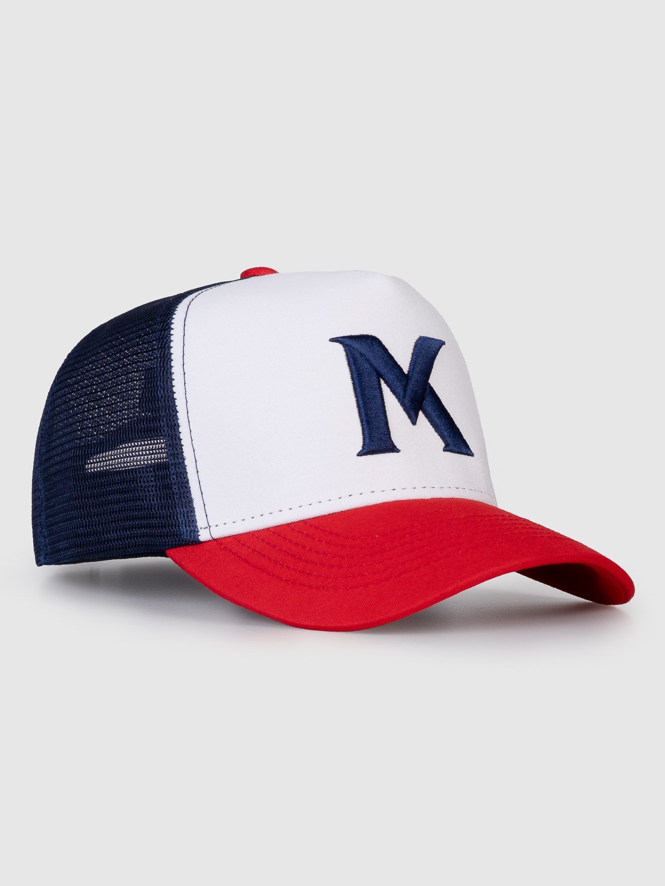 Boné Trucker Maverick Branco Aba Vermelha MVCK