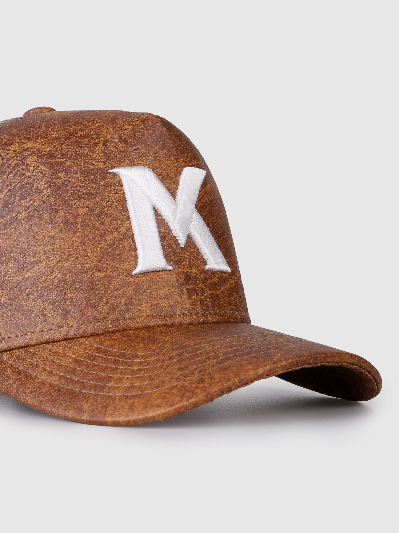 Boné Trucker Maverick Couro MVCK