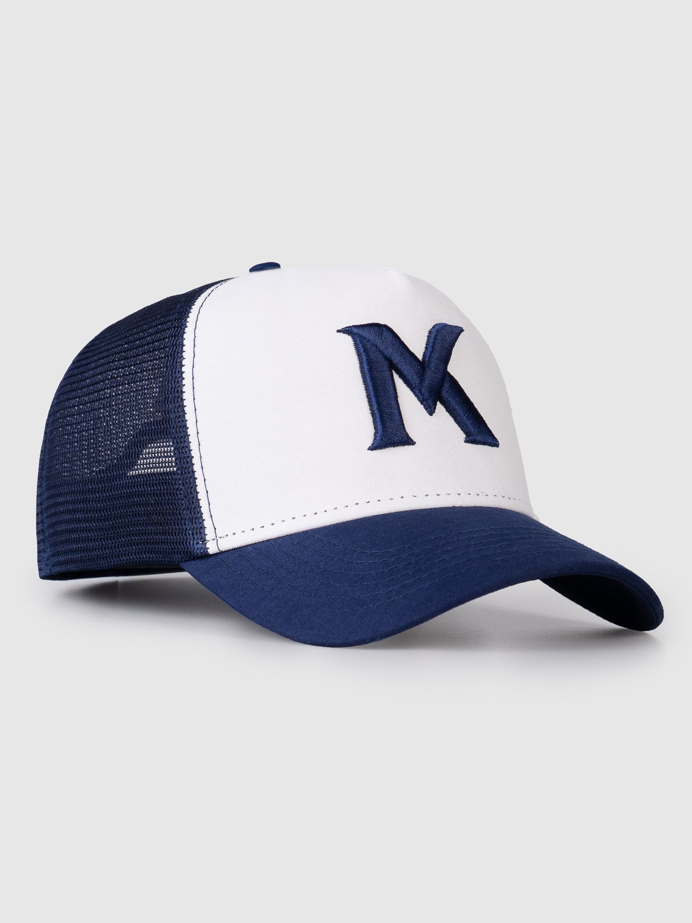 Boné Trucker Maverick Branco e Azul MVCK