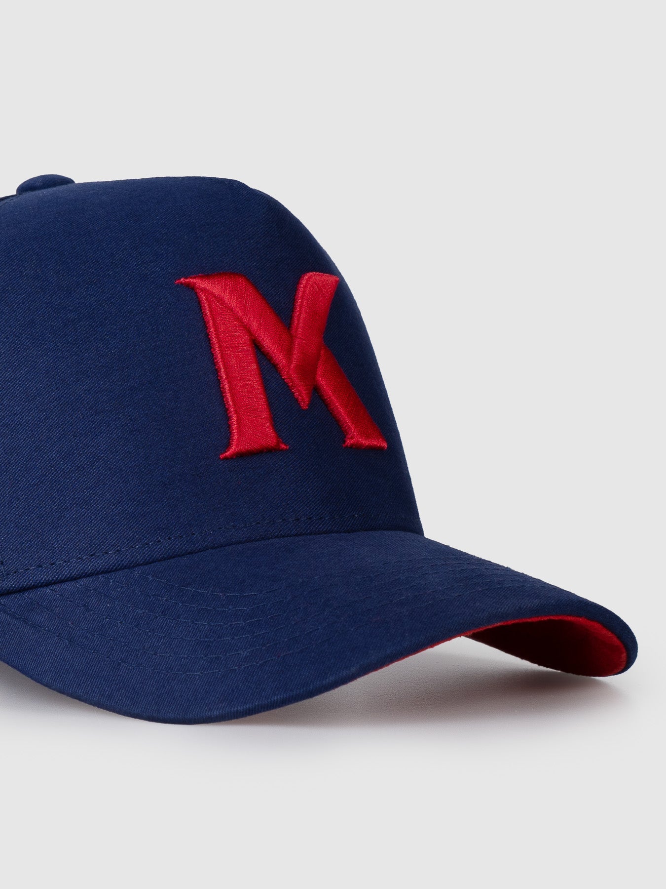 Boné Trucker Maverick Azul e Vermelho MVCK