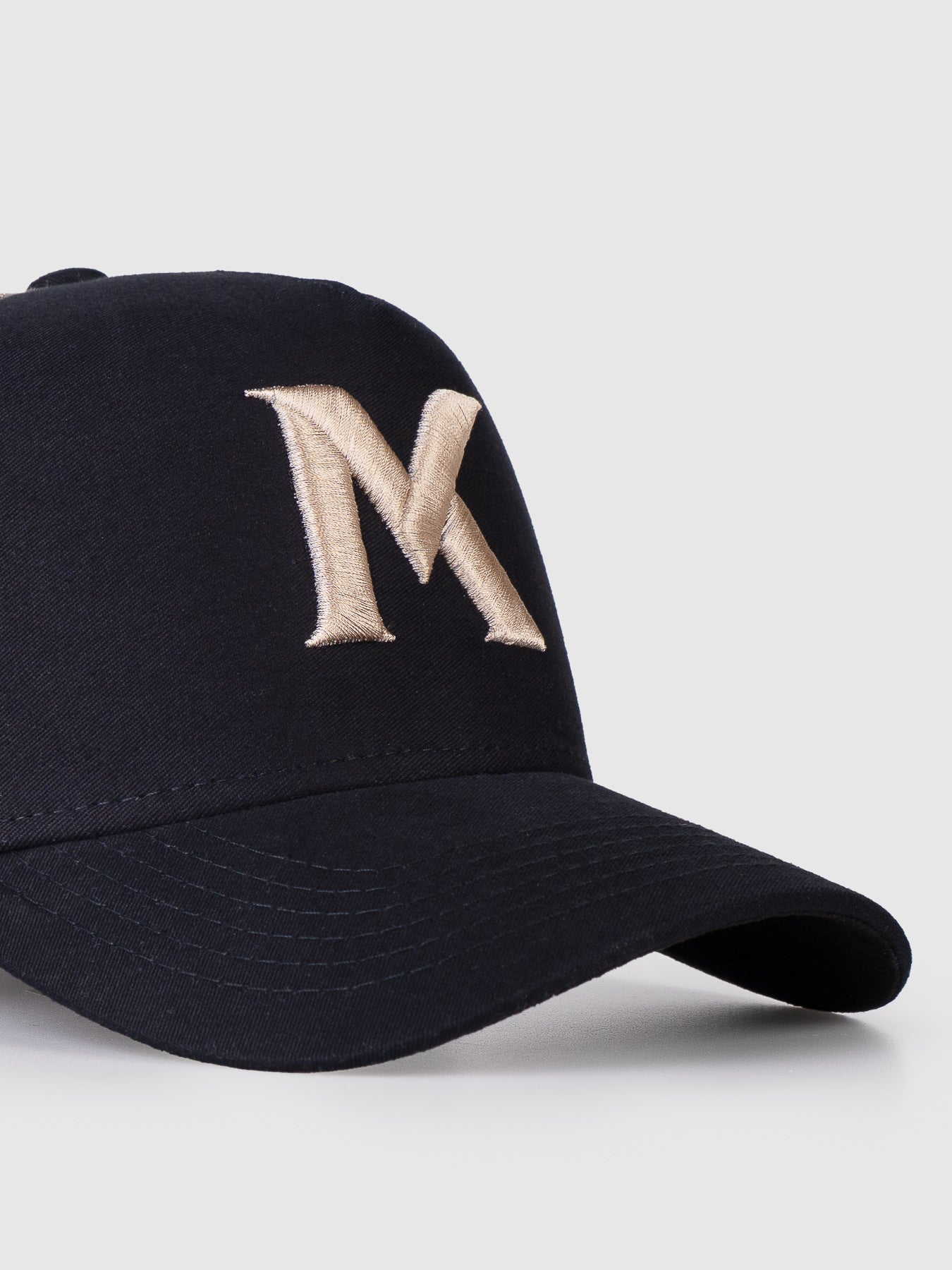 Boné Trucker Maverick Preto e Areia MVCK