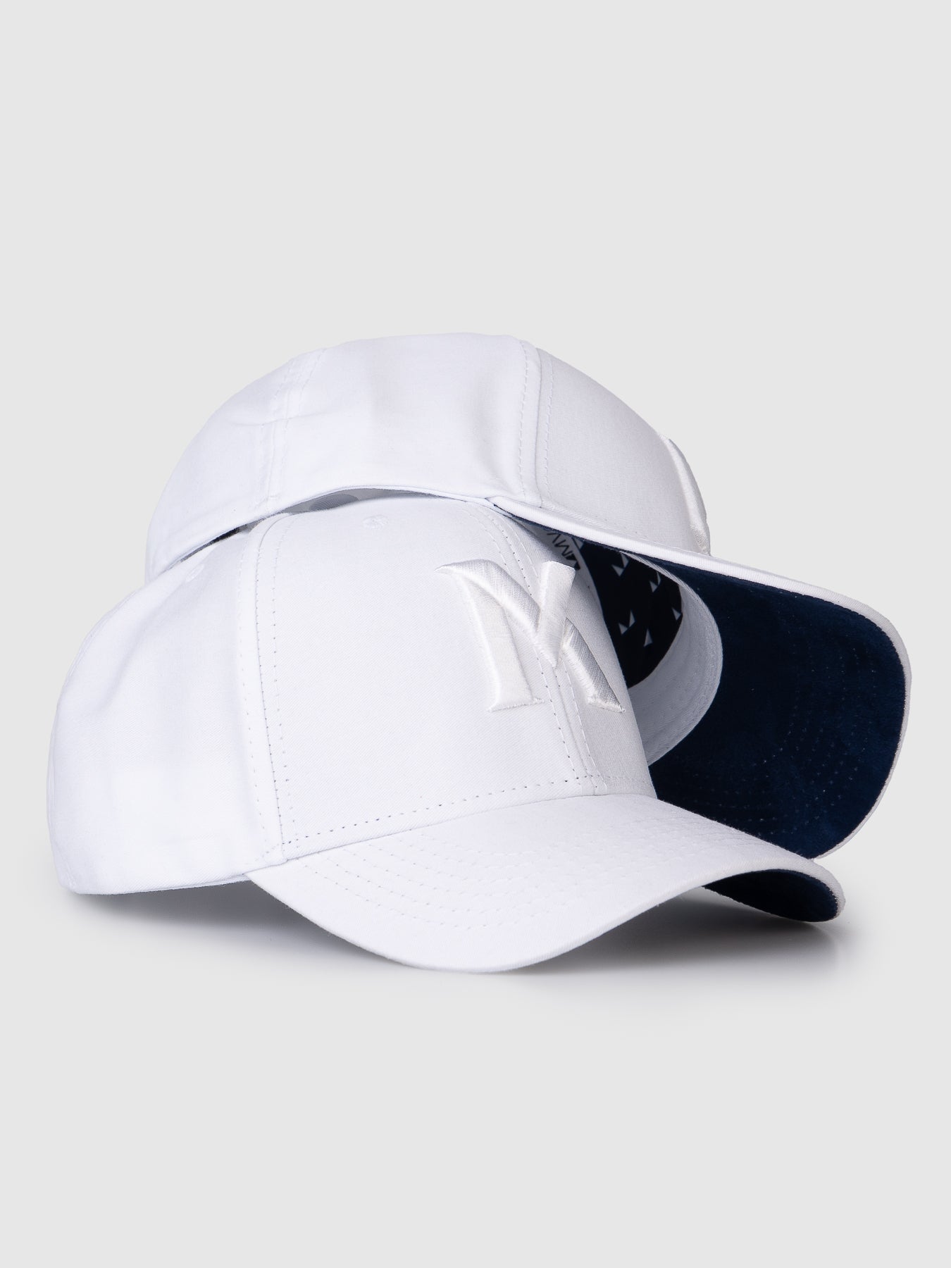 Boné Polo Maverick Branco e Marinho MVCK