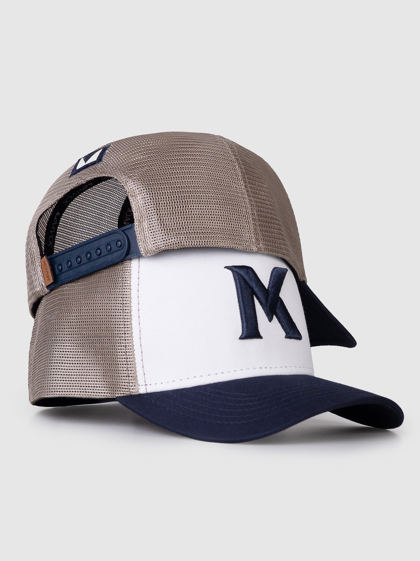 Boné Trucker Maverick Branco e Bege Aba Marinho MVCK