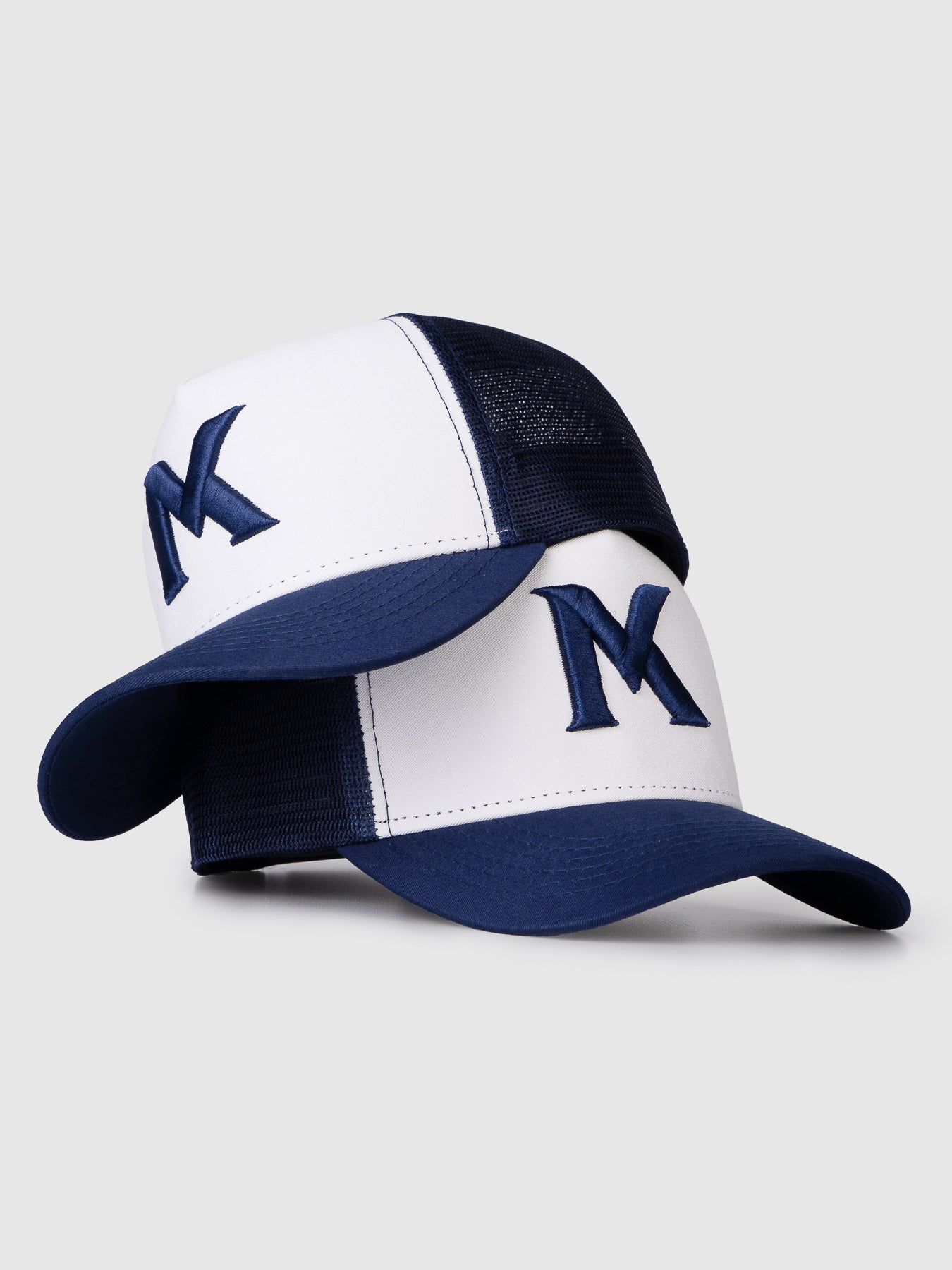 Boné Trucker Maverick Branco e Azul MVCK