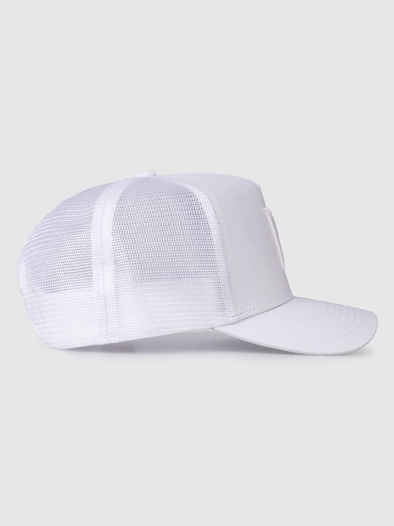 Boné Trucker Maverick All White MVCK