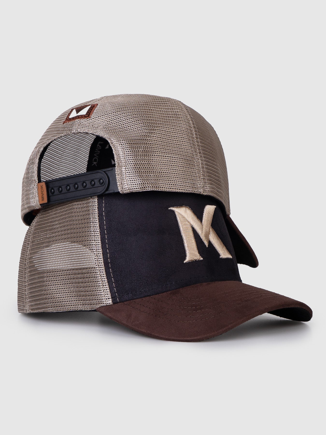 Boné Trucker Maverick Camurça Preto e Marrom MVCK