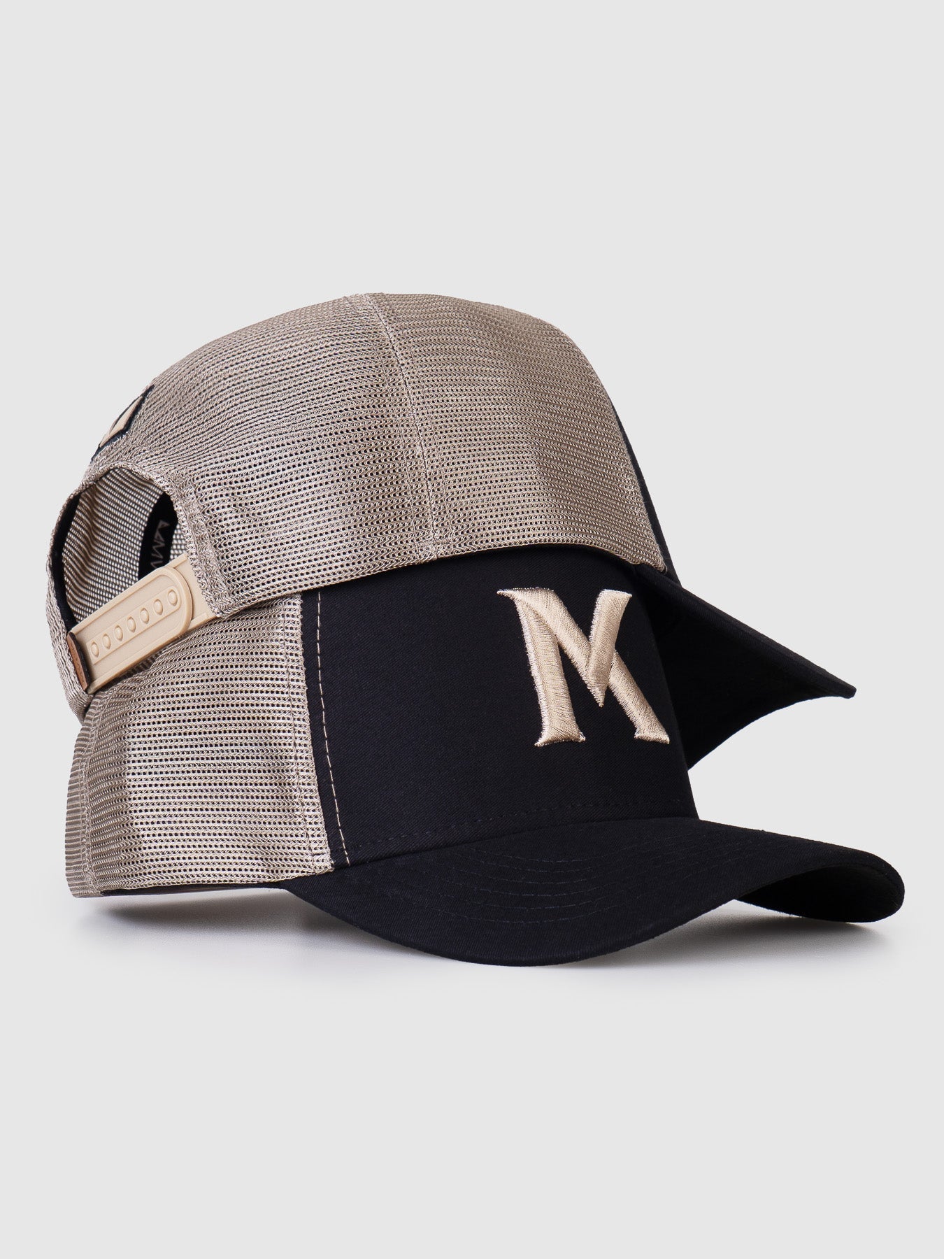 Boné Trucker Maverick Preto e Areia MVCK