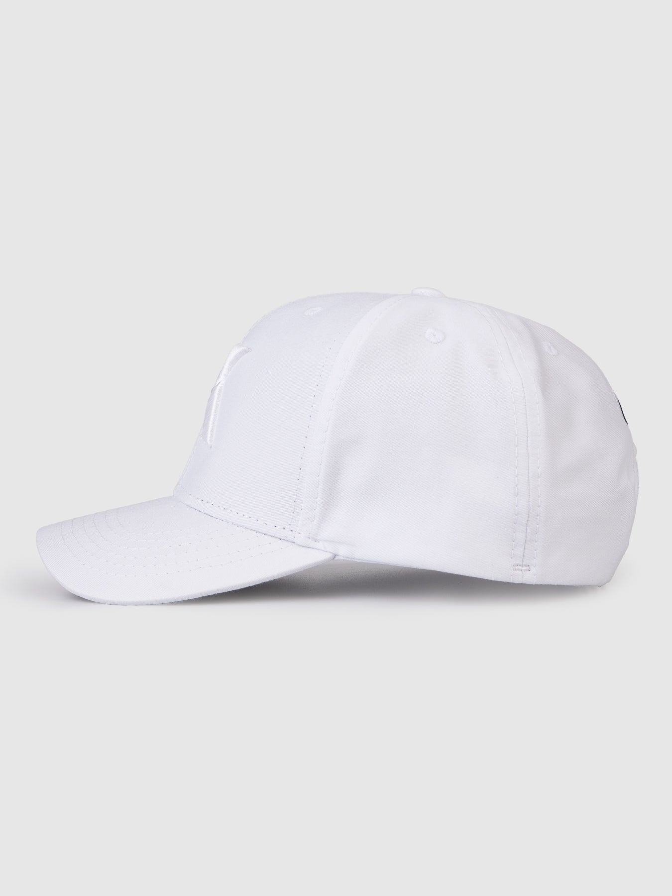 Boné Polo Maverick Branco e Marinho MVCK