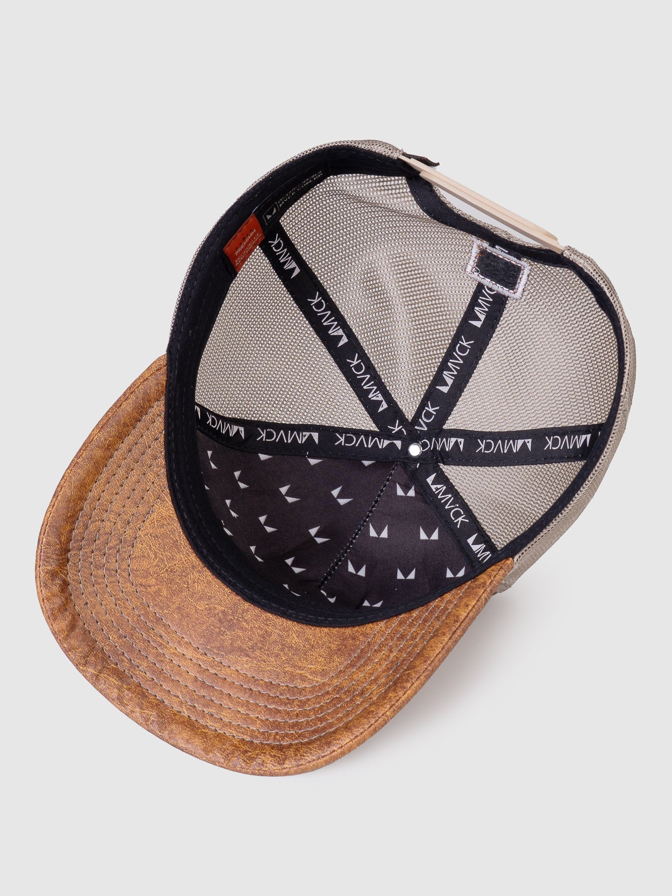 Boné Trucker Maverick Couro MVCK