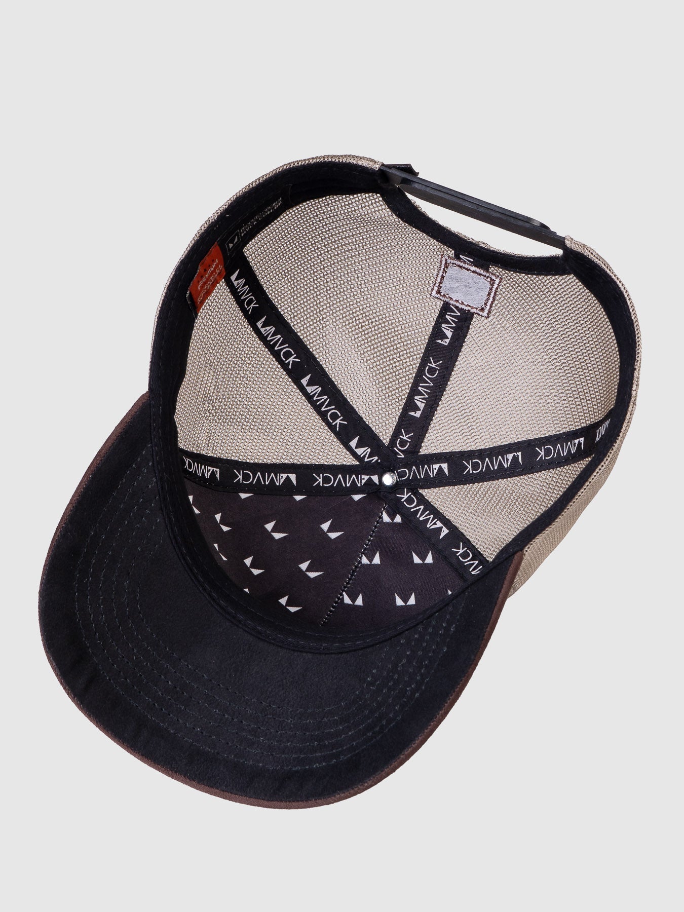 Boné Trucker Maverick Camurça Preto e Marrom MVCK