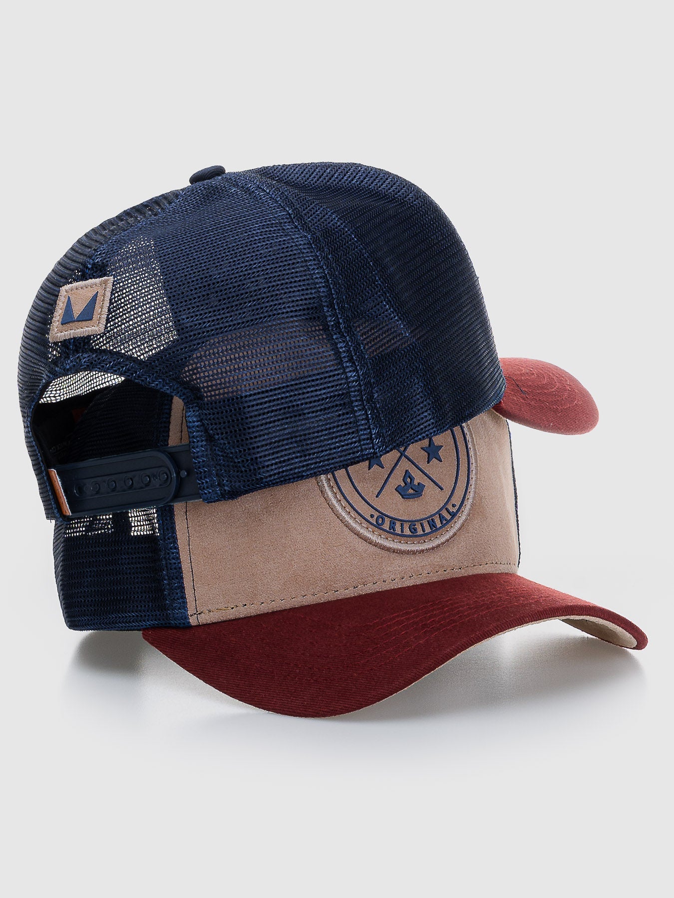 Boné Trucker Brasão Bege e Vinho MVCK