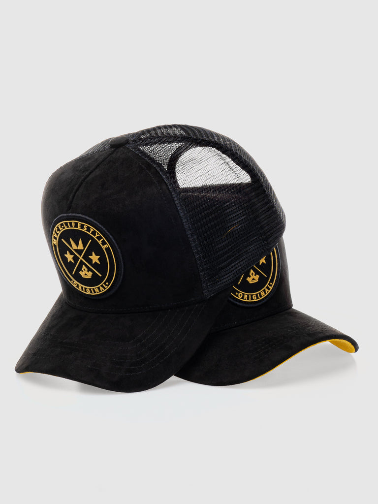 Boné Trucker Brasão Camurça Preto e Amarelo MVCK