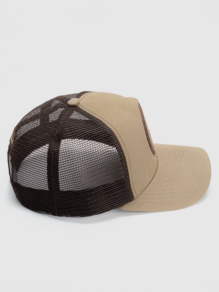 Boné Trucker Brasão Marrom e Areia MVCK