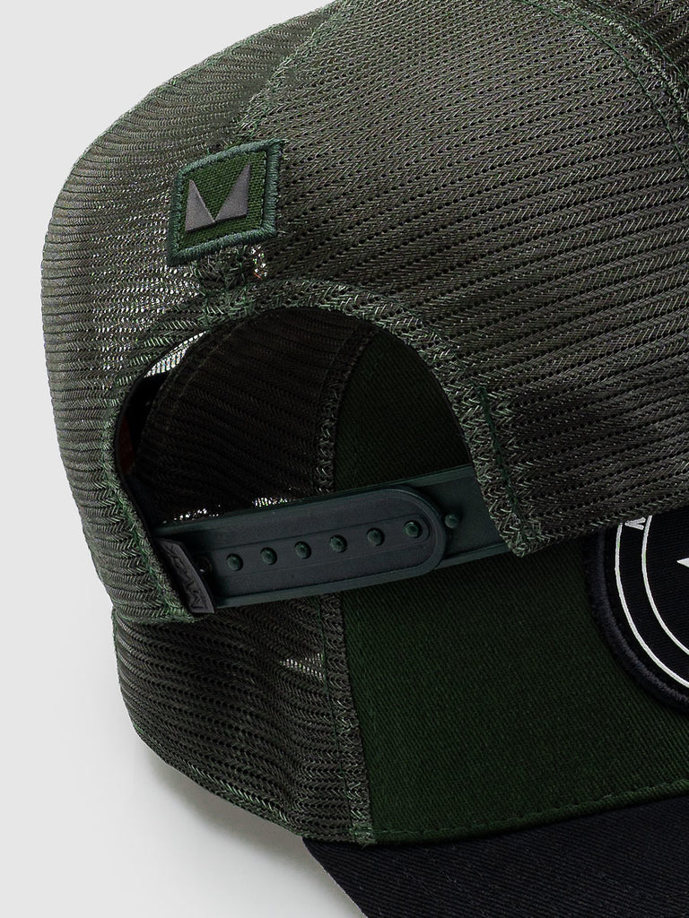 Boné Trucker Brasão Verde e Preto Mvck